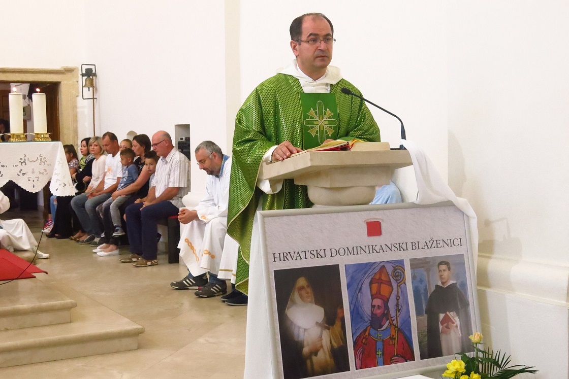 002 Fr. Anto Gavrić propovijeda